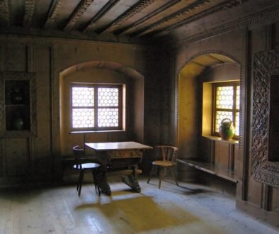 farmhouse-358286_1920